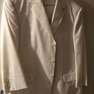 Men’s white suit